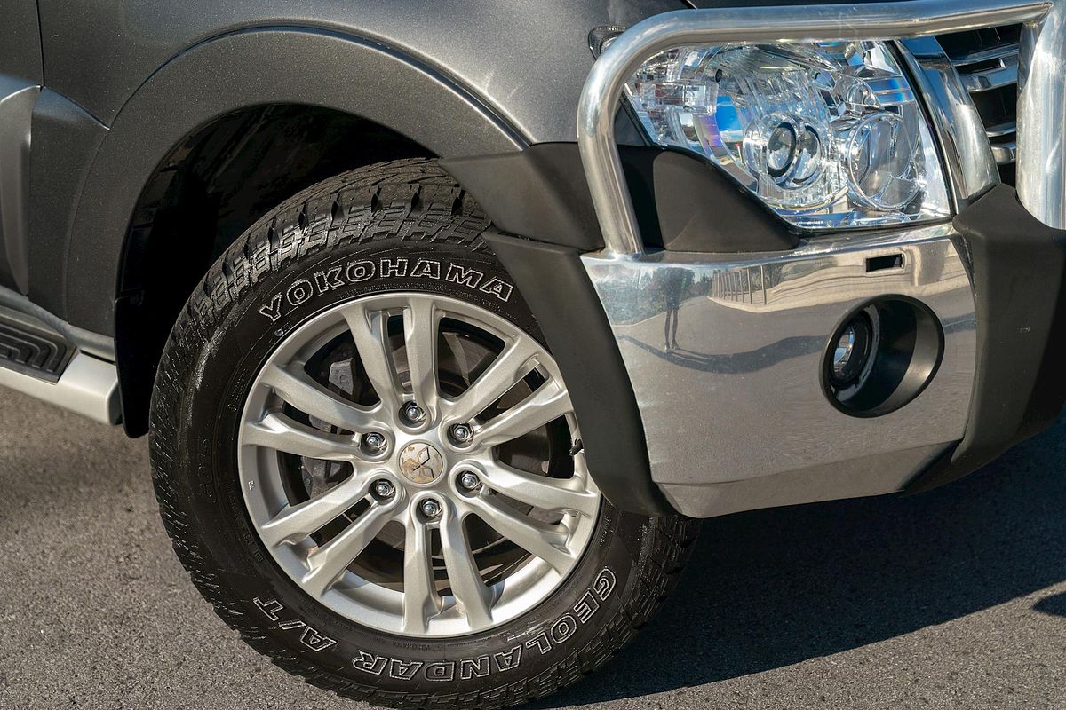 2014 Mitsubishi Pajero VR-X NW