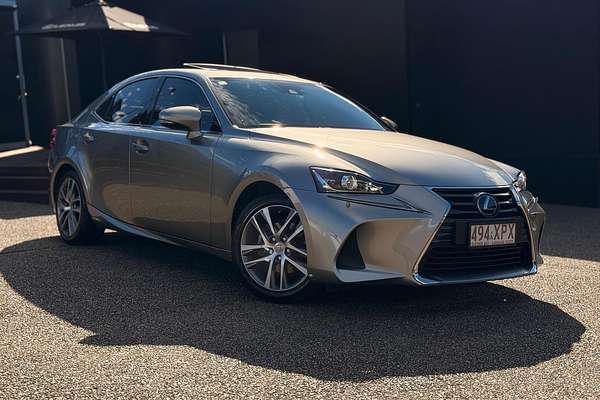 2017 Lexus IS IS300h Luxury AVE30R