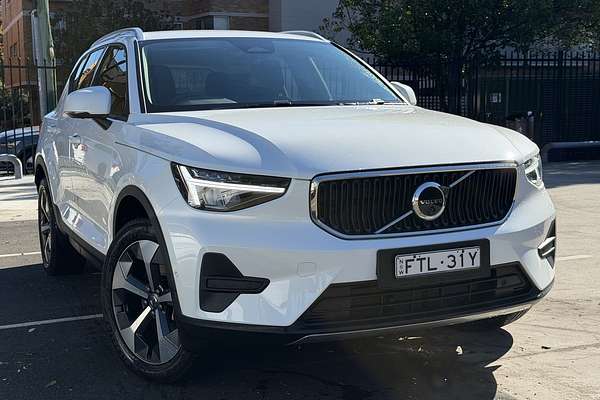 2026 Volvo XC40 Plus B4