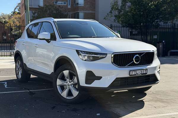 2025 Volvo XC40 Plus B4