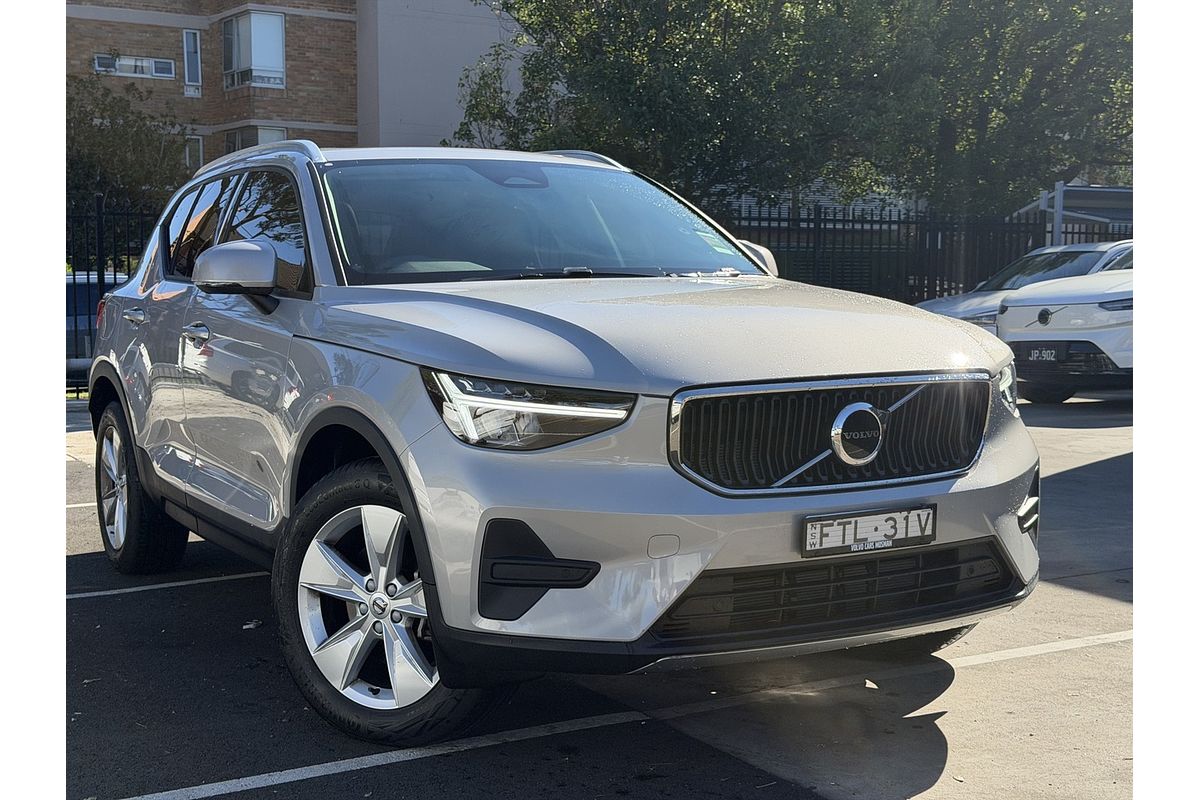 2025 Volvo XC40 Plus B4