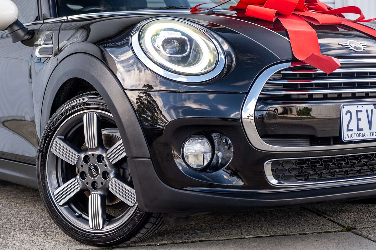 2019 MINI Hatch Cooper F55 LCI