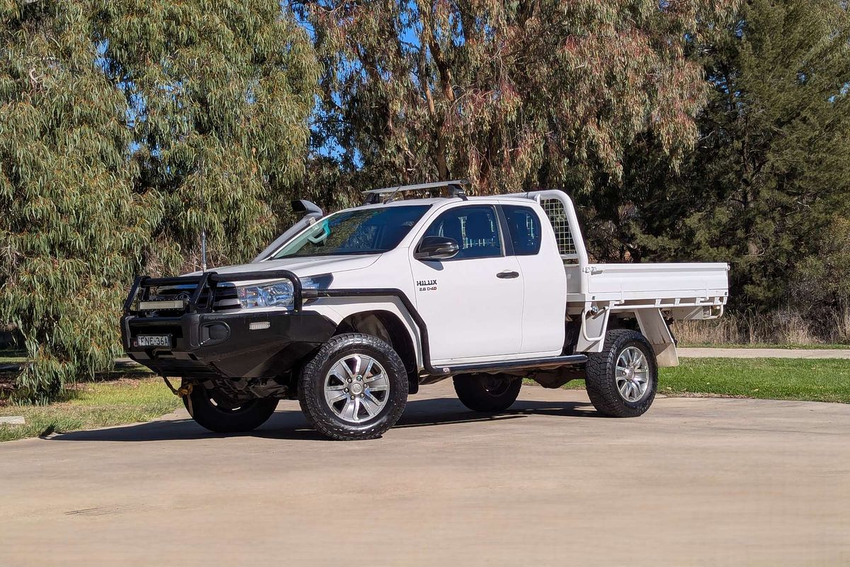2018 Toyota Hilux SR (4x4) GUN126R MY17 4X4
