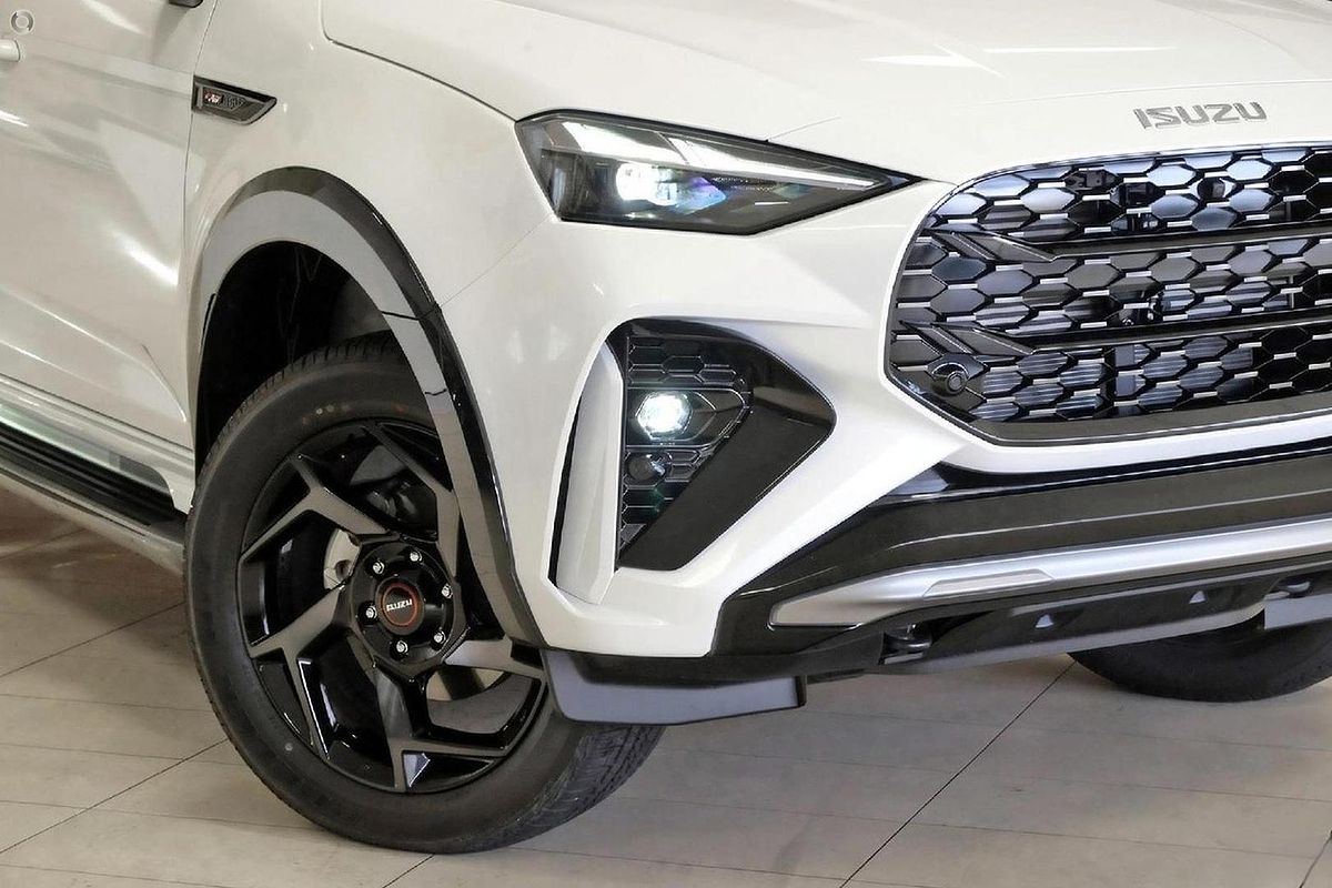 2026 Isuzu MU-X X-TERRAIN image 4