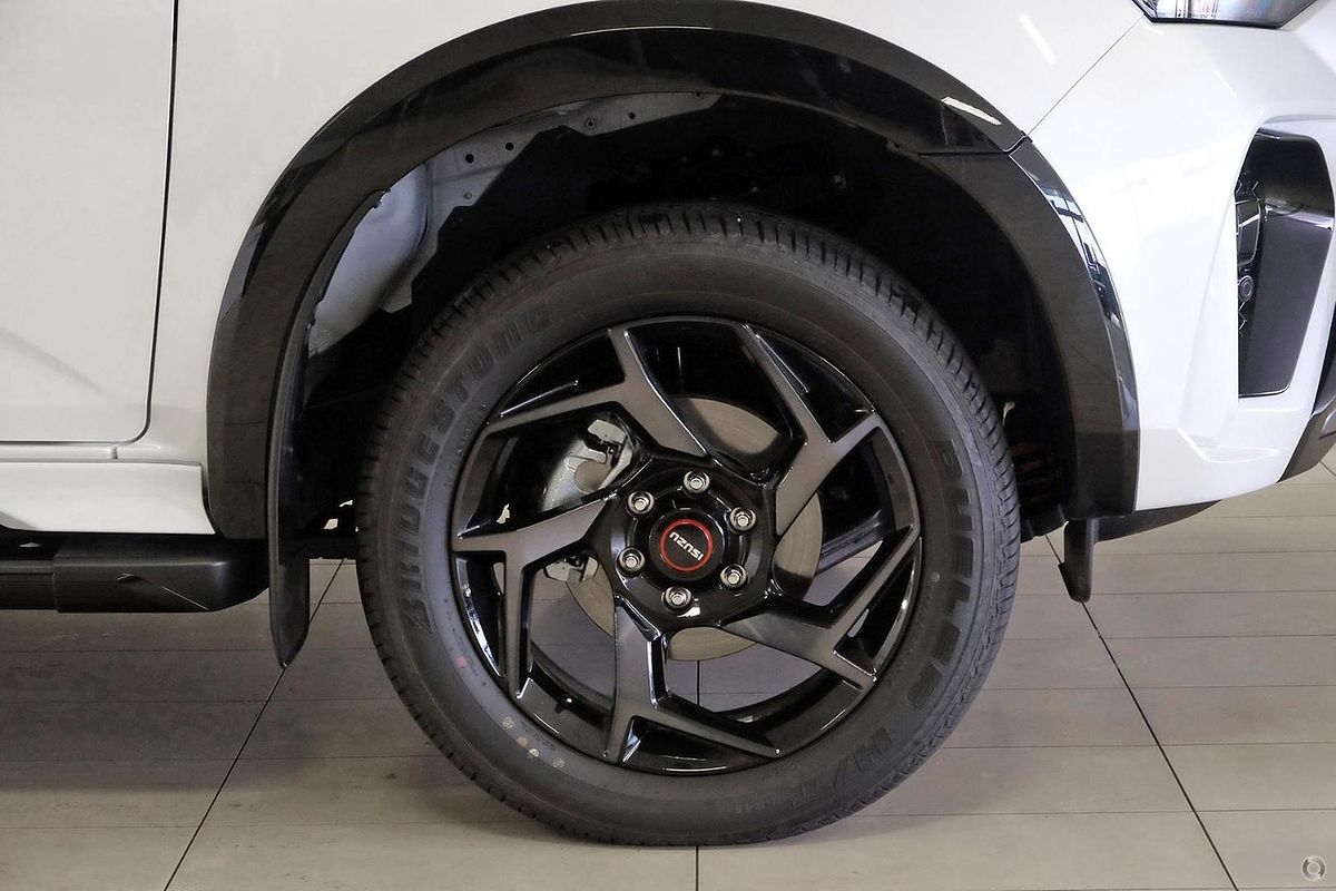 2026 Isuzu MU-X X-TERRAIN image 7