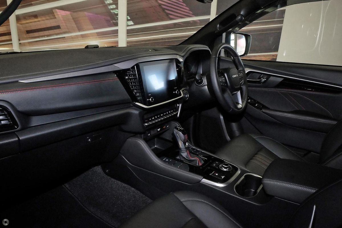 2026 Isuzu MU-X X-TERRAIN image 12