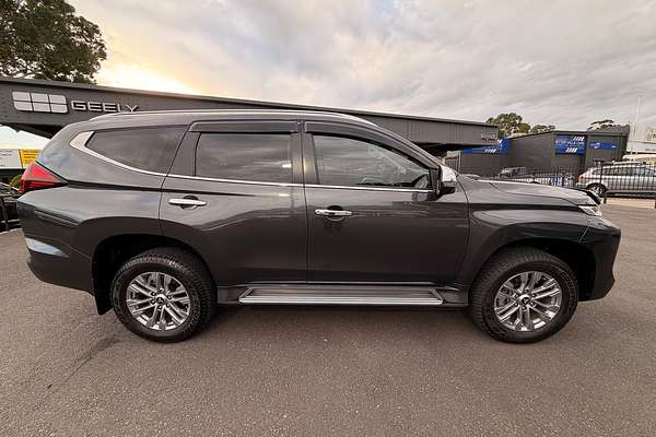 2021 Mitsubishi Pajero Sport GLX QF thumb-1