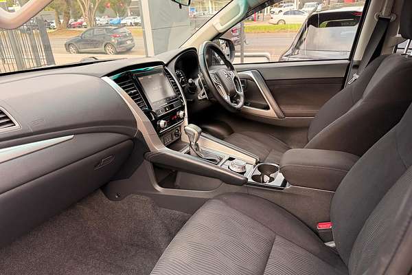 2021 Mitsubishi Pajero Sport GLX QF thumb-13