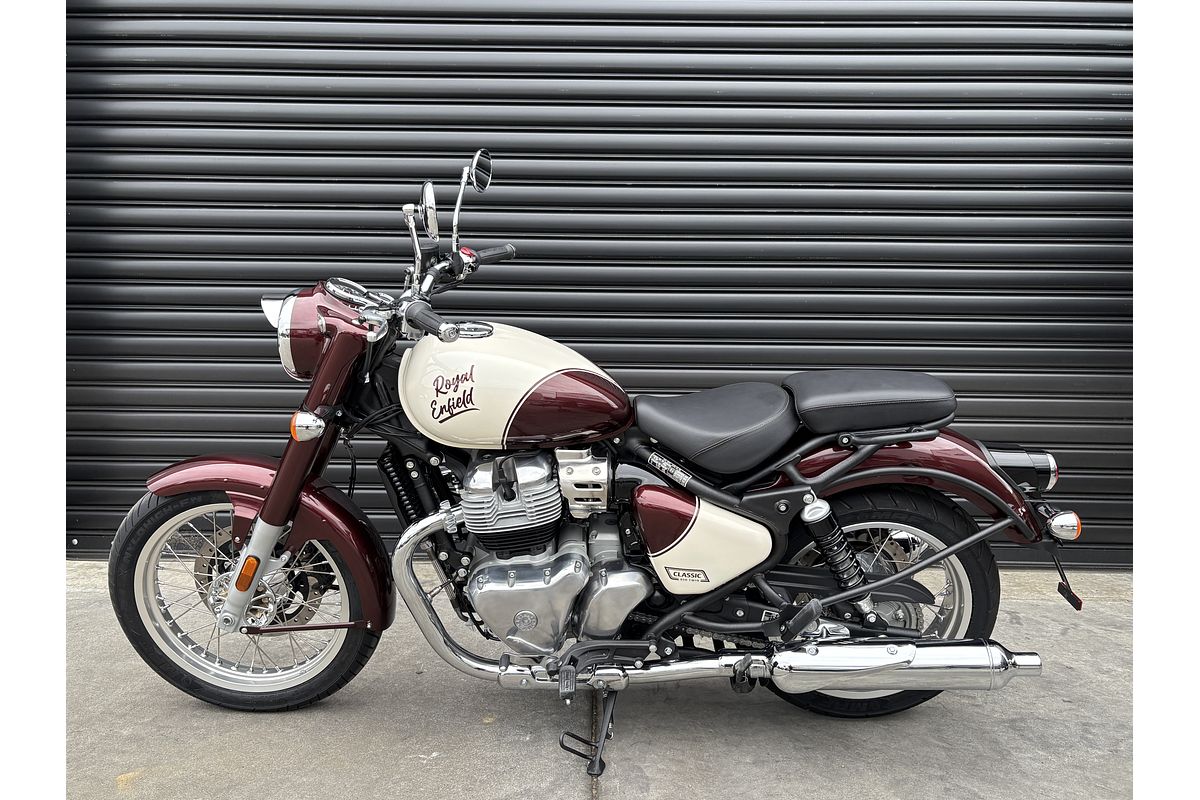 2026 Royal Enfield CLASSIC 650 - VALLAM RED