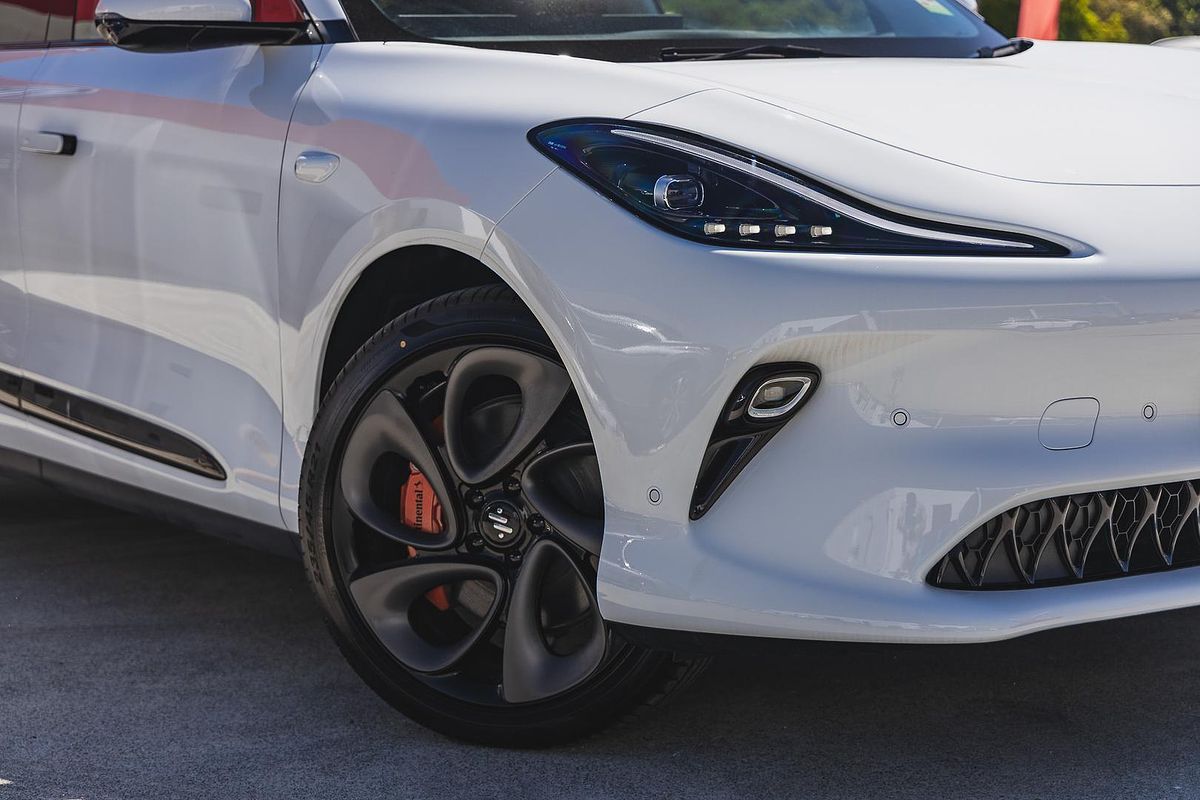 2025 MG IM6 Platinum S12L
