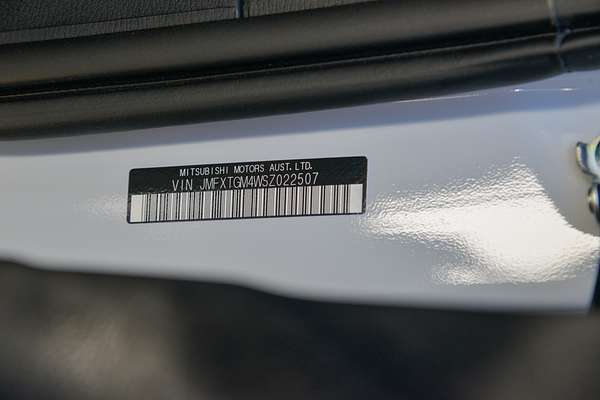 2025 Mitsubishi Outlander LS ZM thumb-21