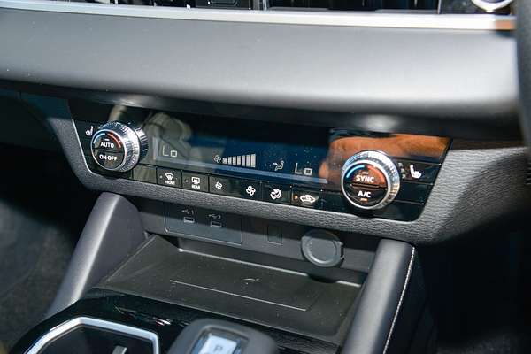 2025 Mitsubishi Outlander LS ZM thumb-13