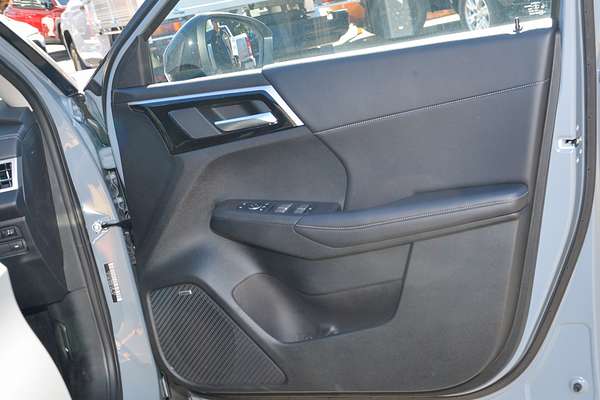 2025 Mitsubishi Outlander LS ZM thumb-16