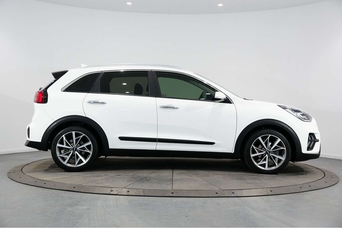 2022 Kia Niro Hybrid Sport DE