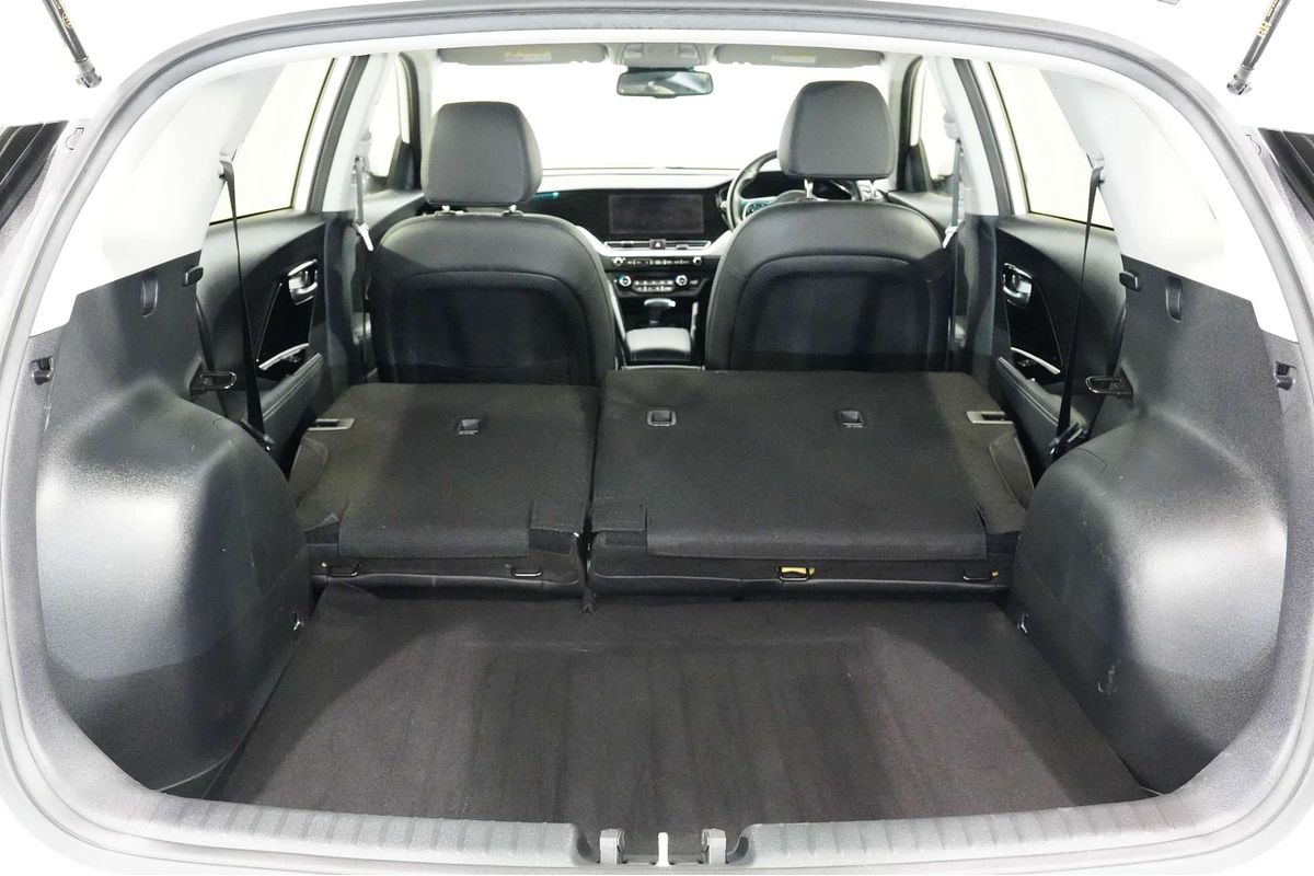 2022 Kia Niro Hybrid Sport DE