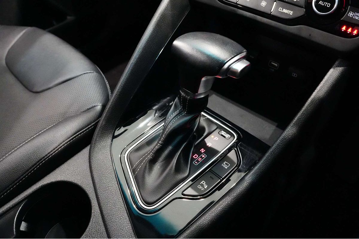 2022 Kia Niro Hybrid Sport DE