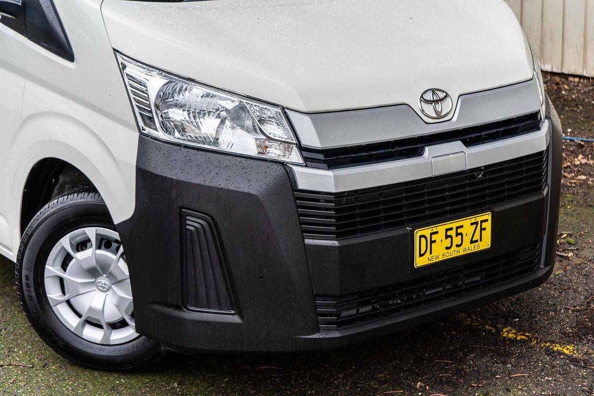 2022 Toyota Hiace Commuter GDH322R ELWB High Roof