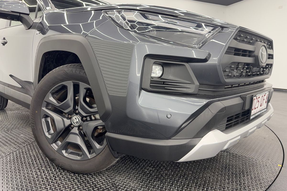 2025 Toyota RAV4 Edge AXAH54R