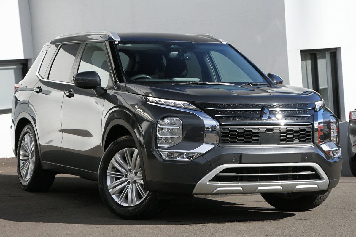 2024 Mitsubishi Outlander LS ZM