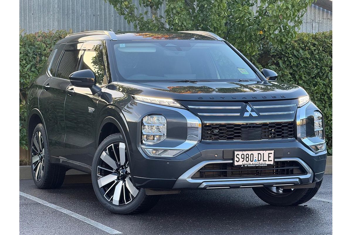2025 Mitsubishi Outlander PHEV Exceed ZM