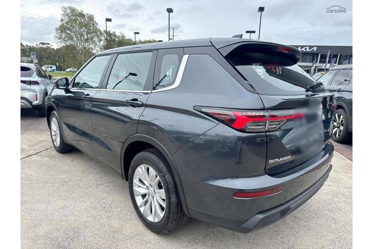 2025 Mitsubishi Outlander ES ZM