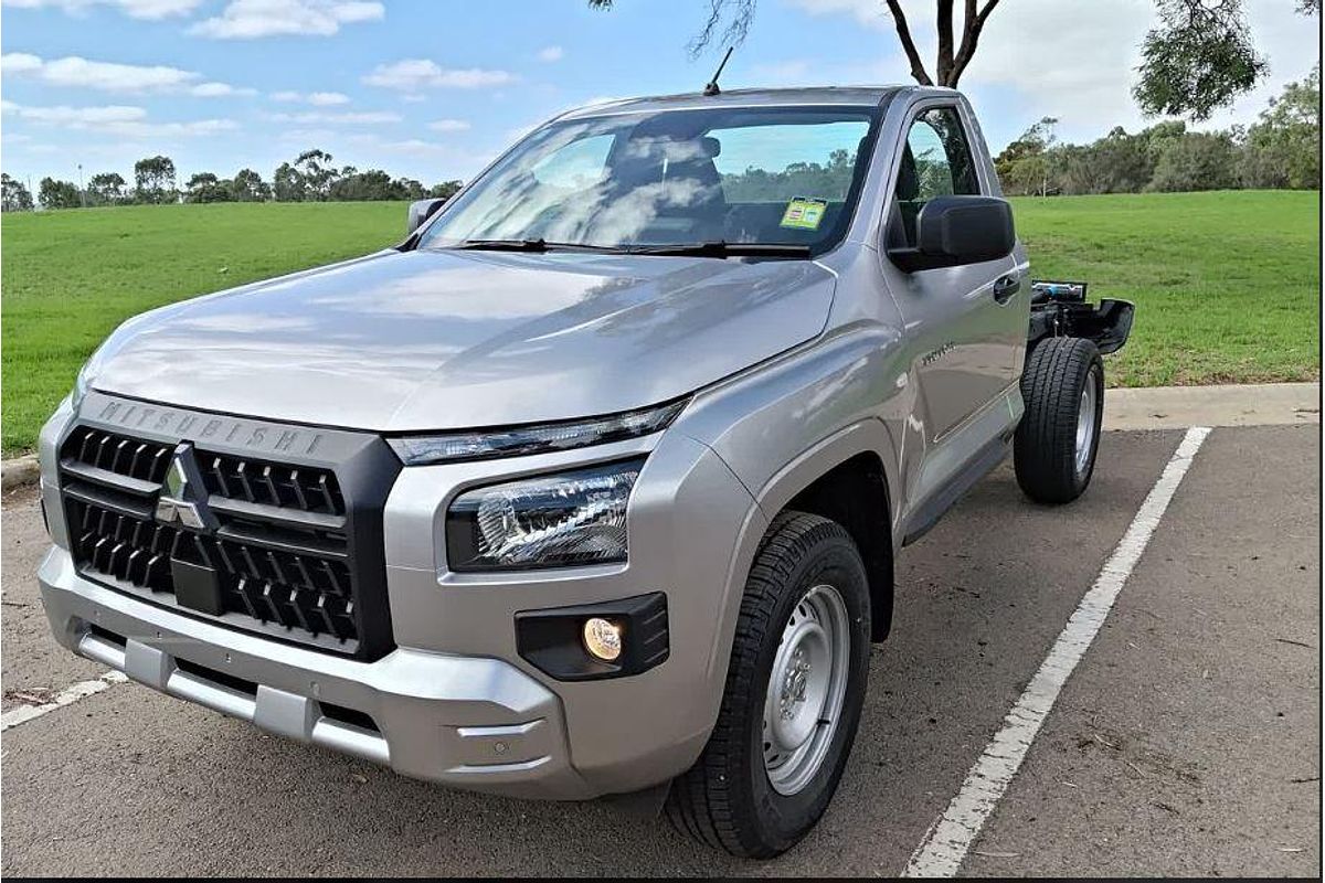 2025 Mitsubishi Triton GLX MV 4X4