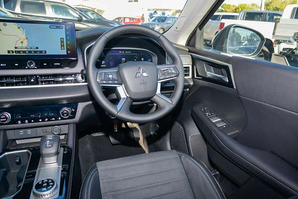 2025 Mitsubishi Outlander Aspire ZM thumb-18