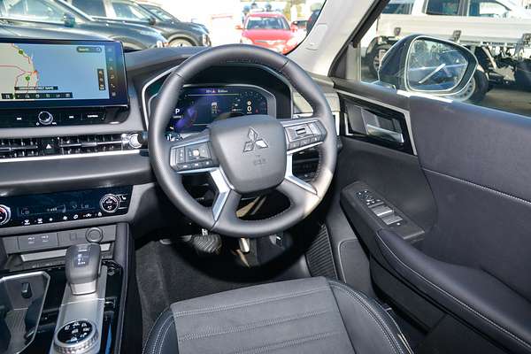 2025 Mitsubishi Outlander Aspire ZM thumb-18