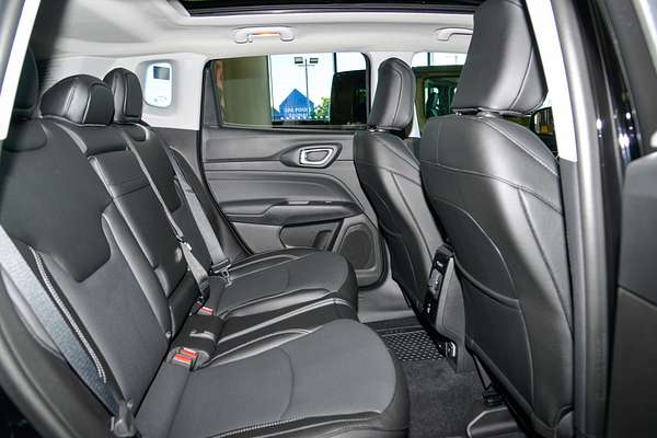 2025 Jeep Compass Limited e-Hybrid MV thumb-8