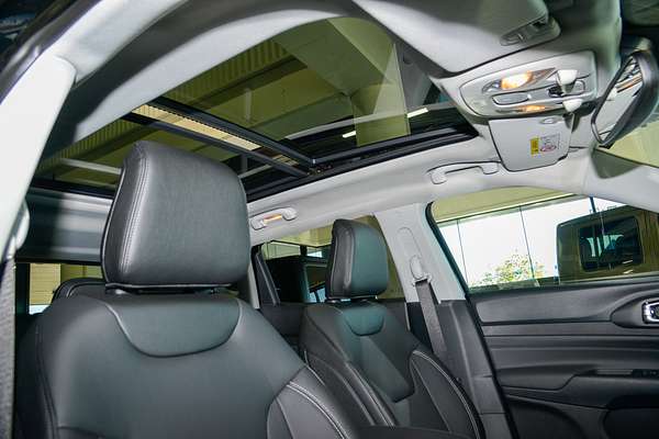 2025 Jeep Compass Limited e-Hybrid MV thumb-10