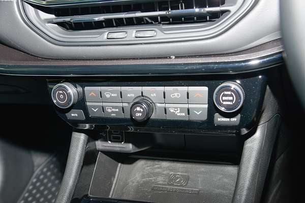 2025 Jeep Compass Limited e-Hybrid MV thumb-15