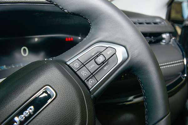 2025 Jeep Compass Limited e-Hybrid MV thumb-16