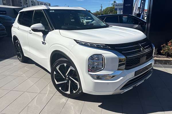 2024 Mitsubishi Outlander PHEV Exceed ZM