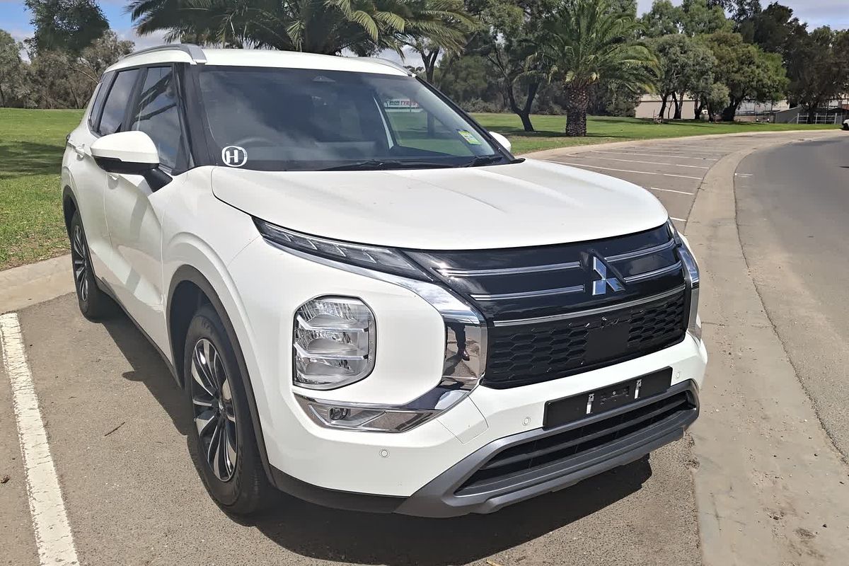2026 Mitsubishi Outlander ES ZM