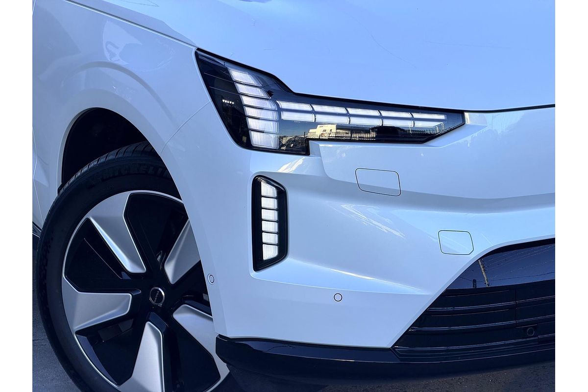 2025 Volvo EX90 Plus Twin Motor