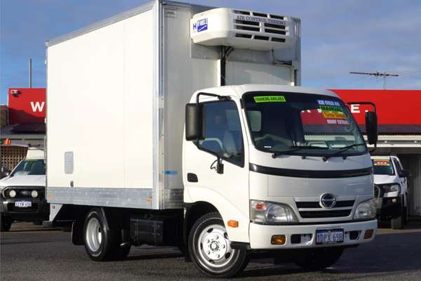 2011 Hino 300 Series 614 IFS SWB