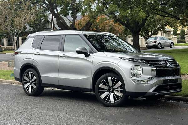 2025 Mitsubishi Outlander Aspire ZM