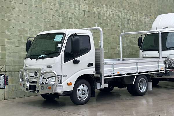 2025 Hino 300 Series 616 4x2 SWB