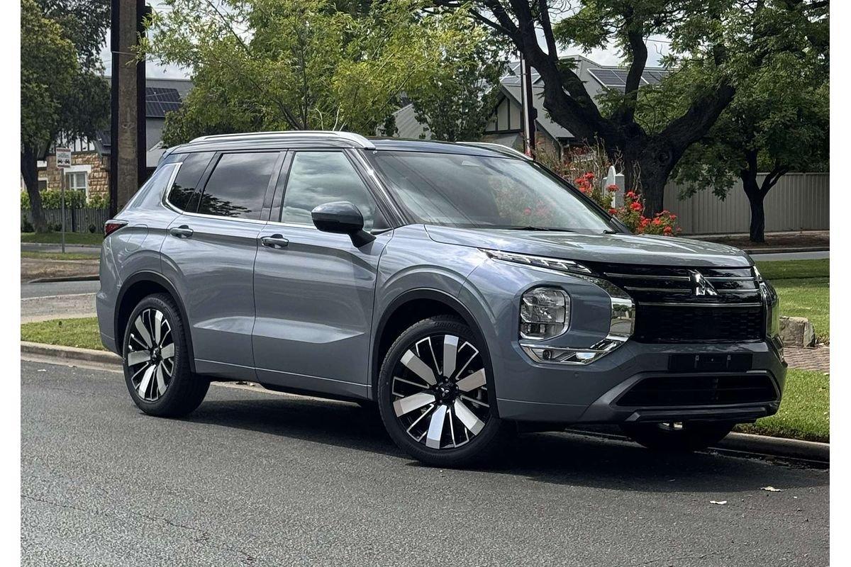 2026 Mitsubishi Outlander Exceed Tourer ZM