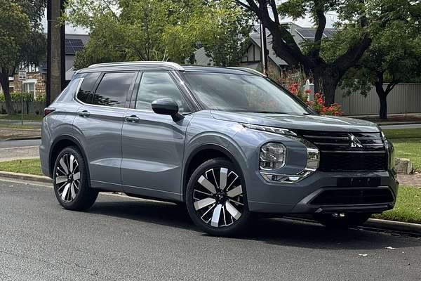 2026 Mitsubishi Outlander Exceed Tourer ZM