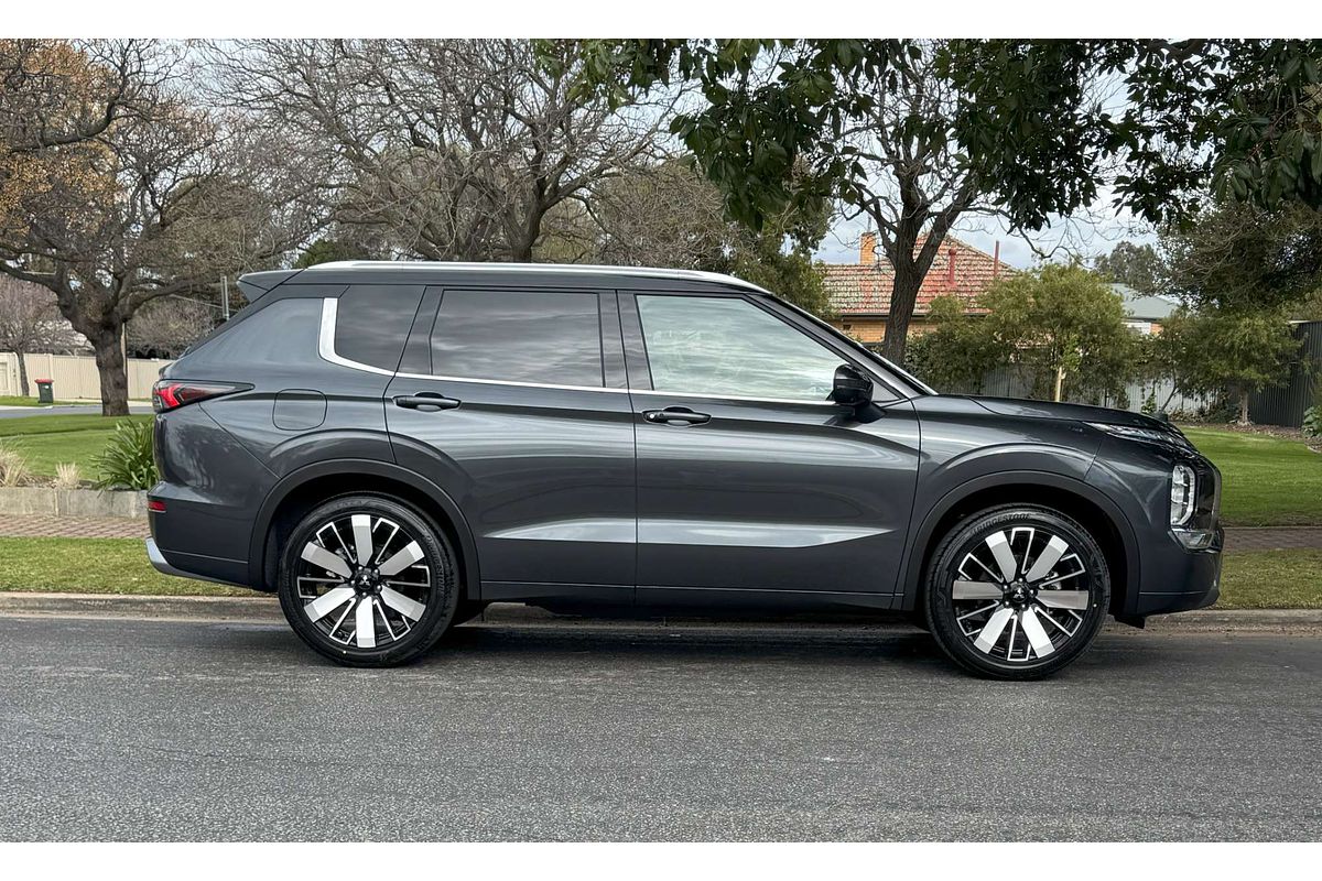 2026 Mitsubishi Outlander Exceed Tourer ZM
