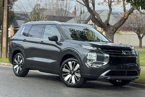 2026 Mitsubishi Outlander Exceed Tourer ZM