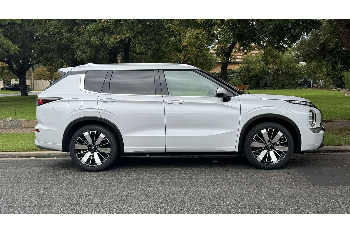2026 Mitsubishi Outlander Exceed ZM