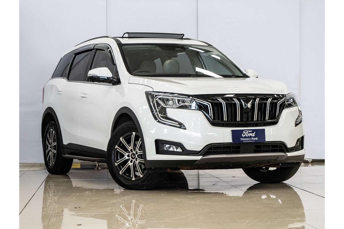 2023 Mahindra XUV700 AX7