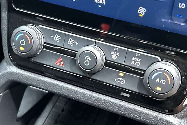 2022 Ford Everest Trend 2.0L thumb-16