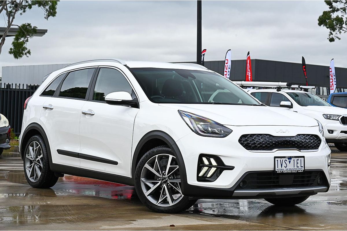 2022 Kia Niro Hybrid Sport DE