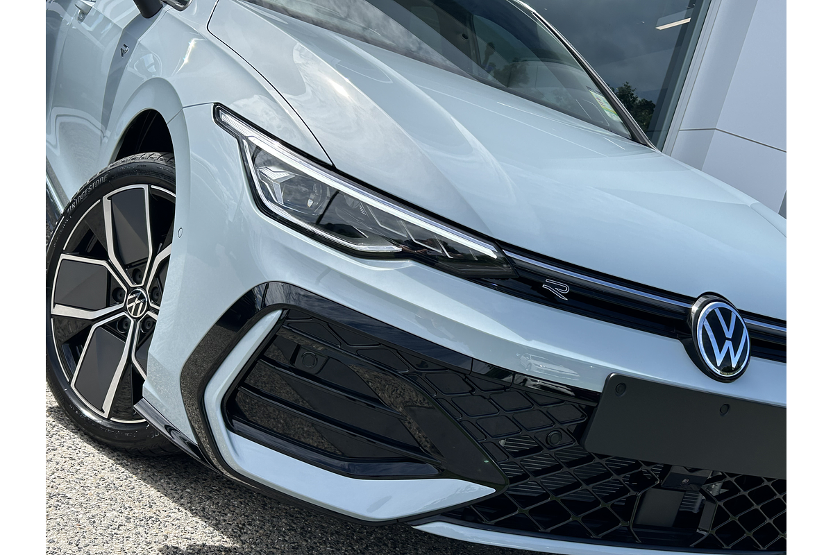 2025 Volkswagen Golf 110TSI R-Line 8.5