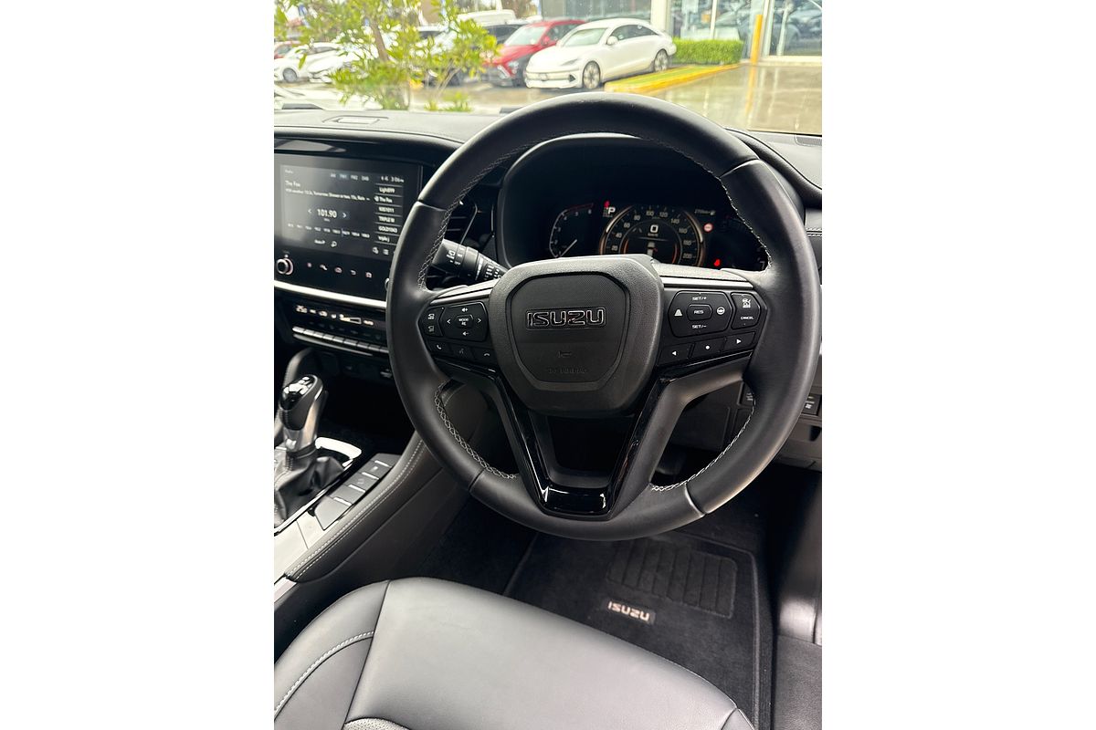 2025 Isuzu MU-X LS-T image 12