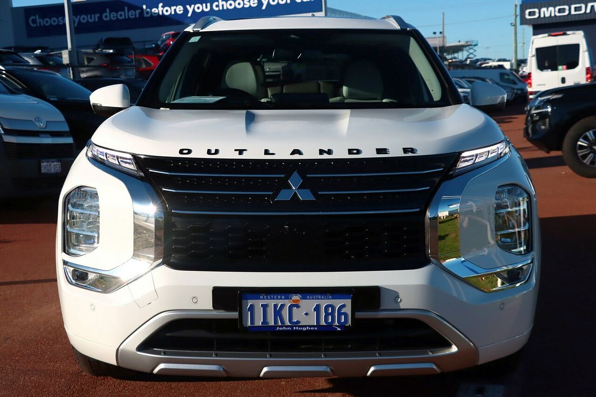 2024 Mitsubishi Outlander Exceed ZM