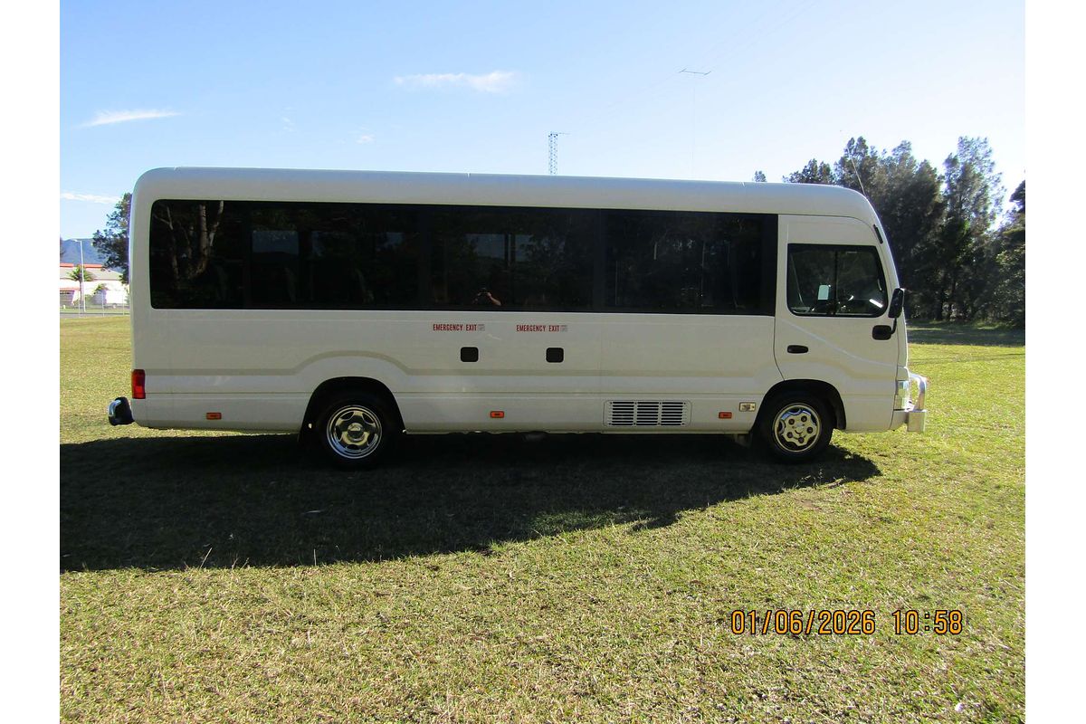 2021 Toyota Coaster GDB70R image 14